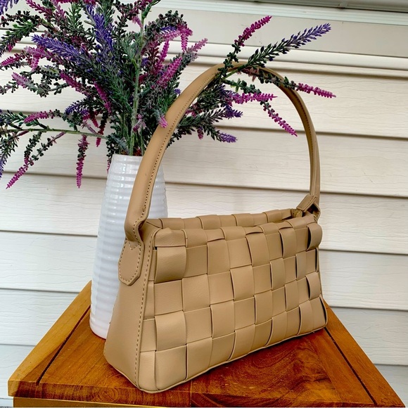 Urban Expressions Handbags - Urban Expressions Tan Woven Shoulder Bag